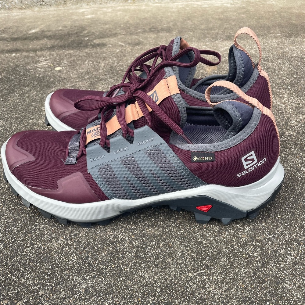 Salomon Women’s Mad Cross Gore Tex Hiking Shoes size 9 NWOT